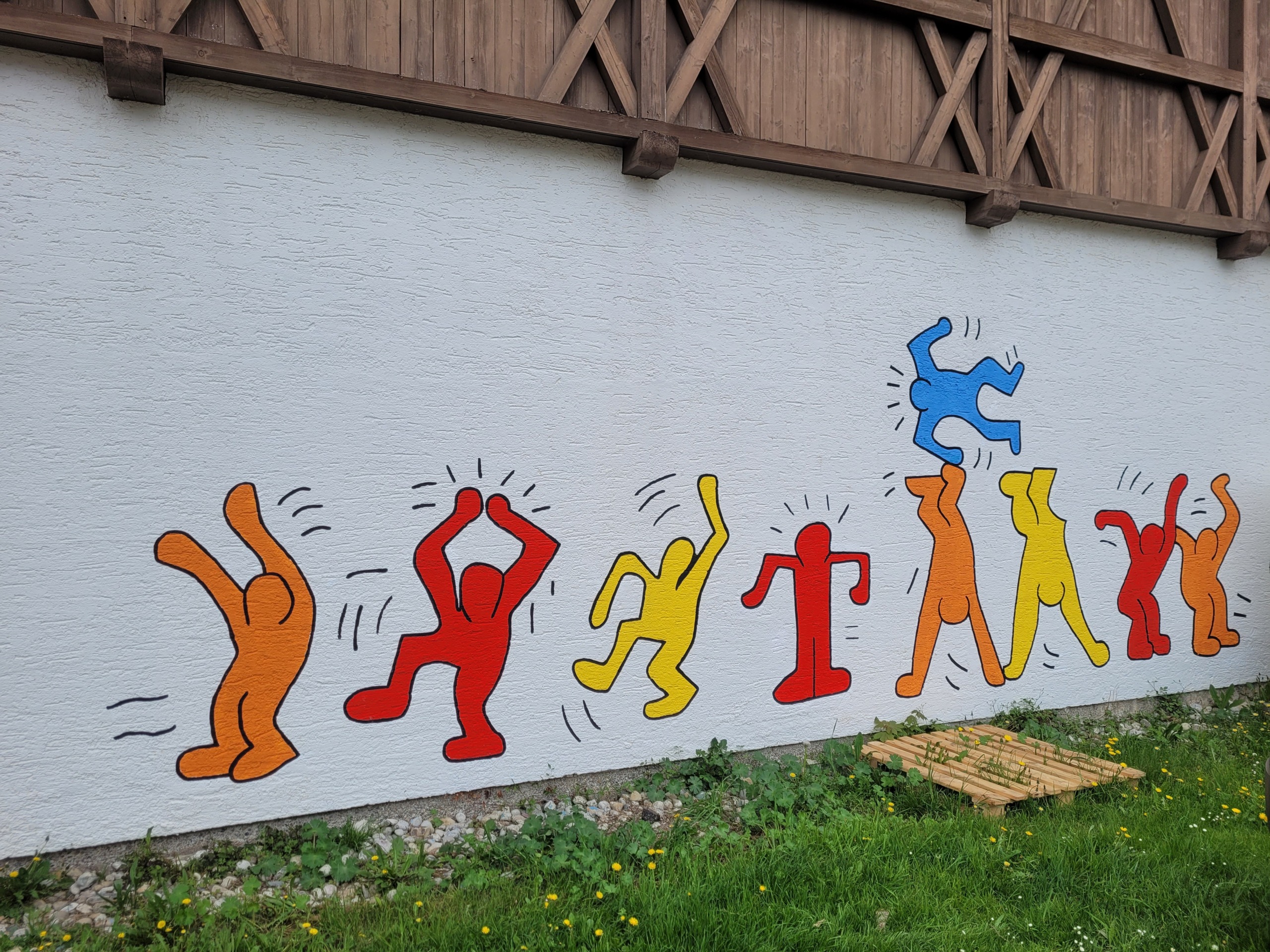 turnhalle-aussenwand